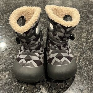 Toddler Bogs size 4